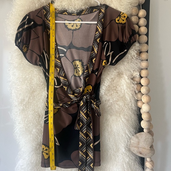 BCBG MaxAzria V-Neck Blouse, Size M - Picture 5 of 7